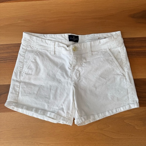 American Eagle White Stretch Midi Shorts Sz. 8 - Picture 2 of 6